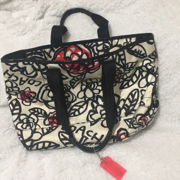 Coach Handbags - Coach Poppy Floral Graffiti Tote